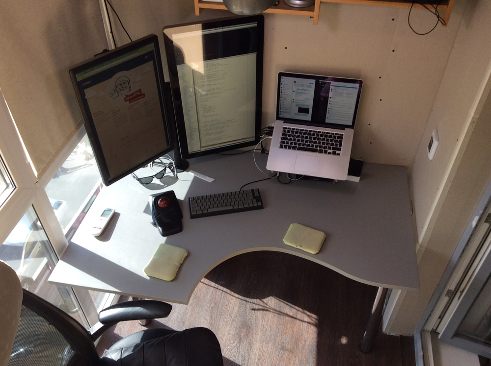 И ещё 21 рабочее место удалёнщиков