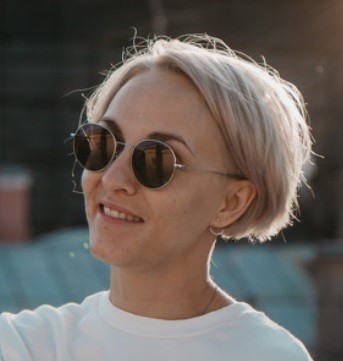 «Дайте себе слово»: Ольга Кравцова о сериальной насмотренности, поиске своей аудитории и смелости быть честной