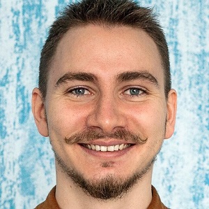 Должен ли работодатель платить за обучение и выделять на него рабочие часы: мнения и практики