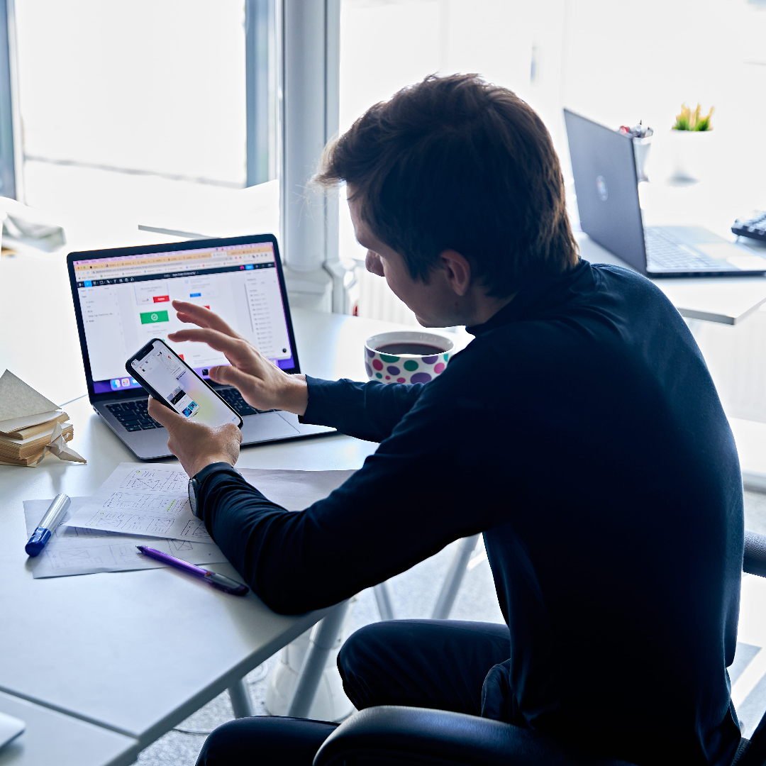 Нейросети для каждого: как решать рабочие задачи быстрее